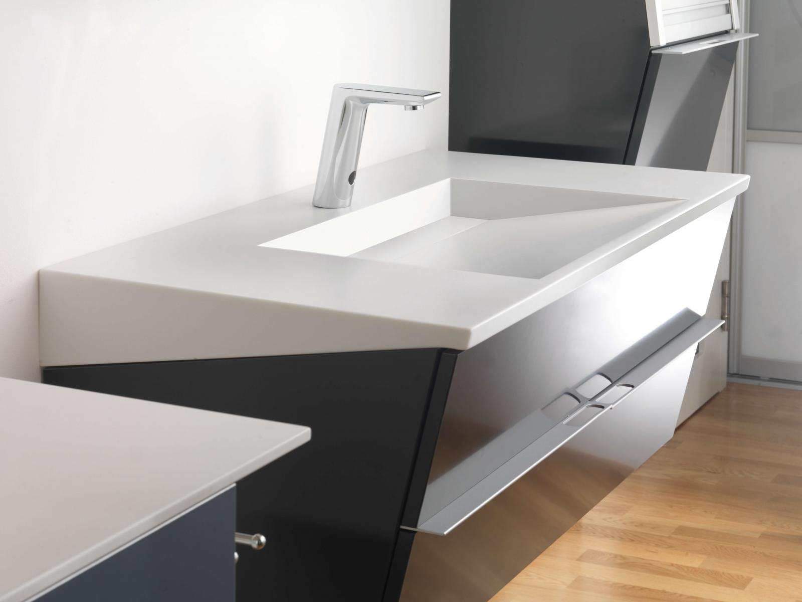 Come ripristinare una superficie in solid surface